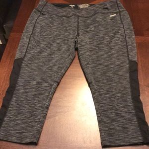 Avia xl Capri leggings